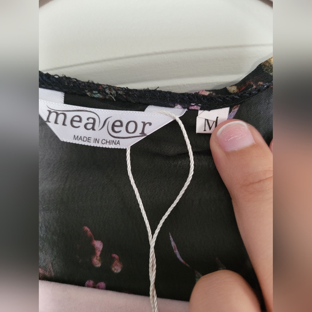 SALE 💰 🛍️ NWOT Floral Kimono M - Picture 2 of 5